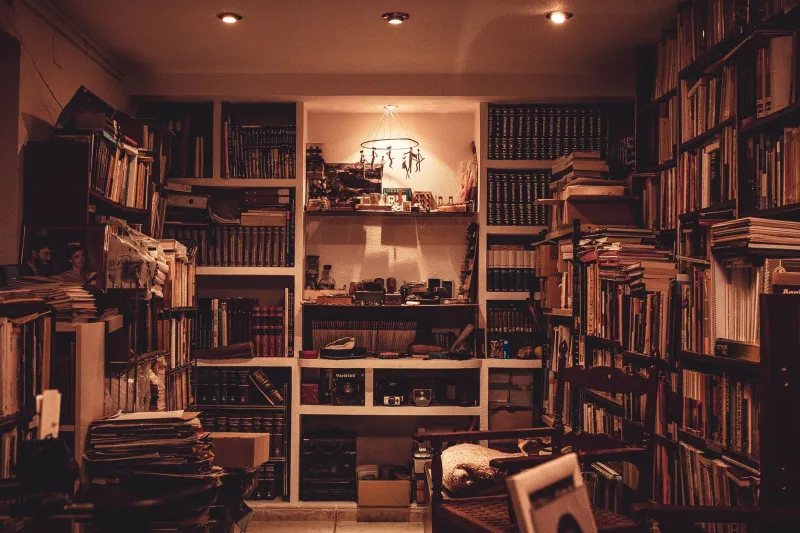 El saber guardado en casa: bibliotecas familiares bolivianas como memoria viva del pensamiento nacional